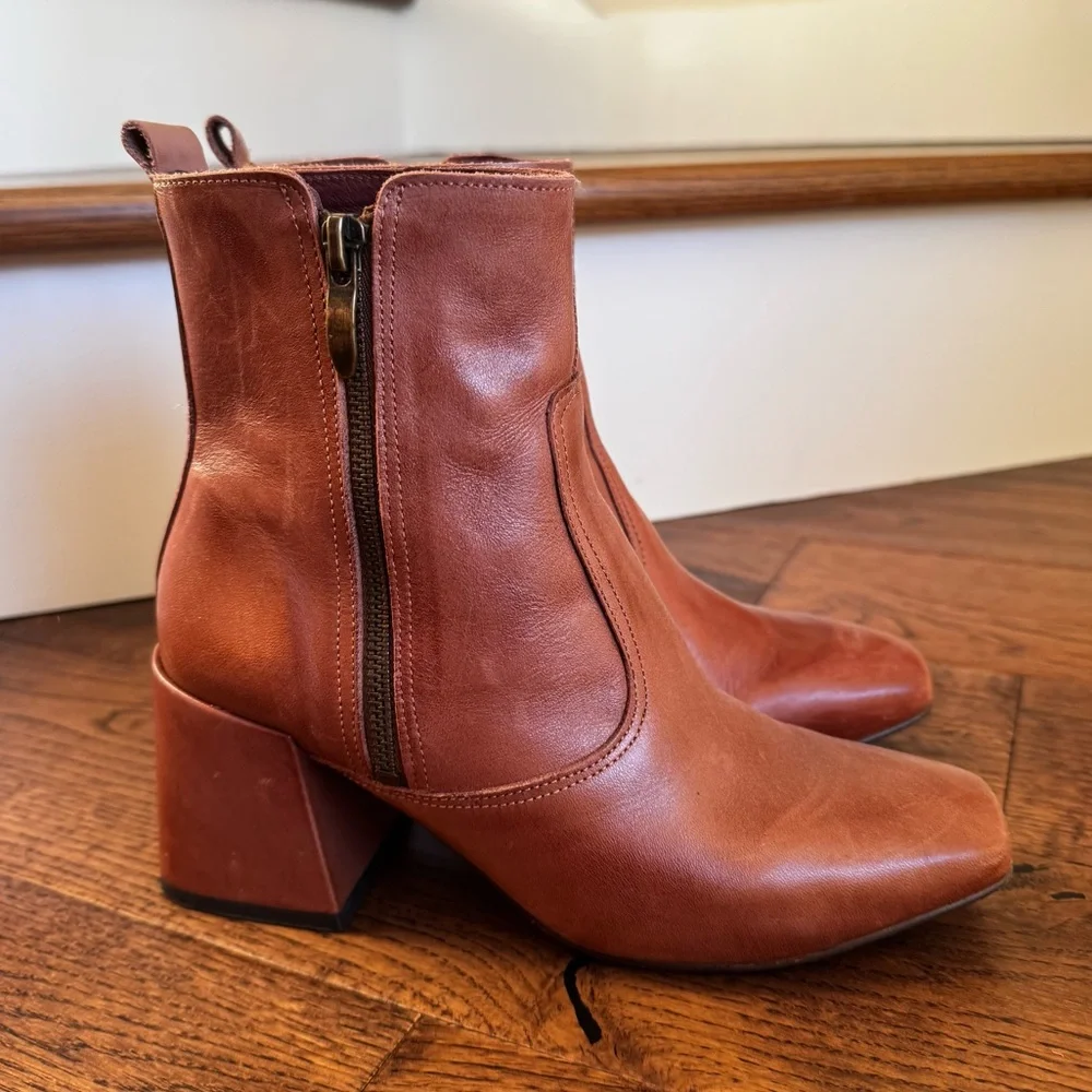 Chocolate Blu Cognac Square Toe Leather Block Heel Ankle Boots Size 36 Neutral